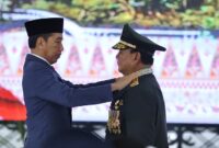 Menteri Pertahanan Prabowo Subianto menerima penganugerahan jenderal bintang 4 dari Presiden Joko Widodo. (Dok. Tim Media Prabowo)

